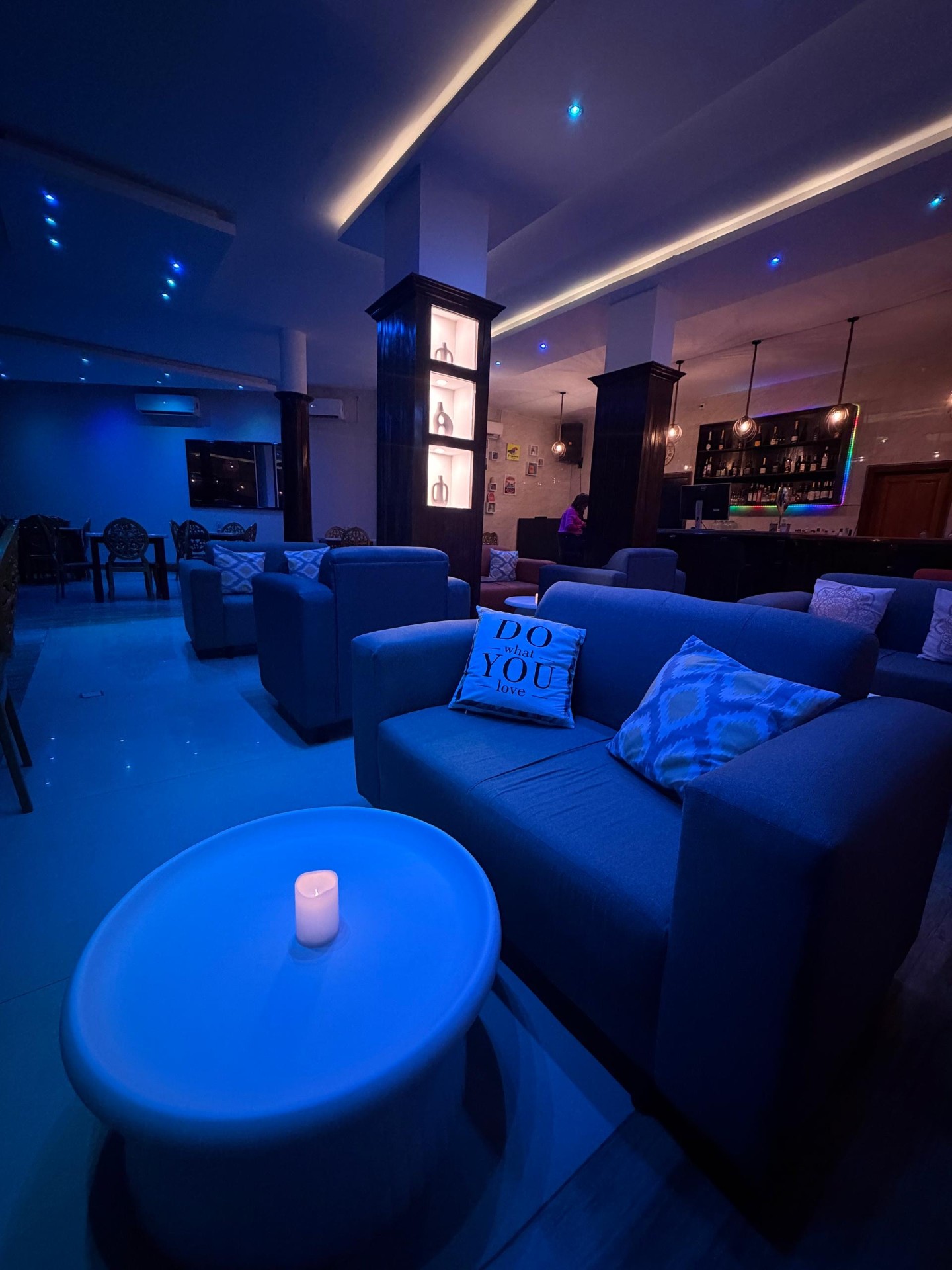 Salon lounge bleu du Loft